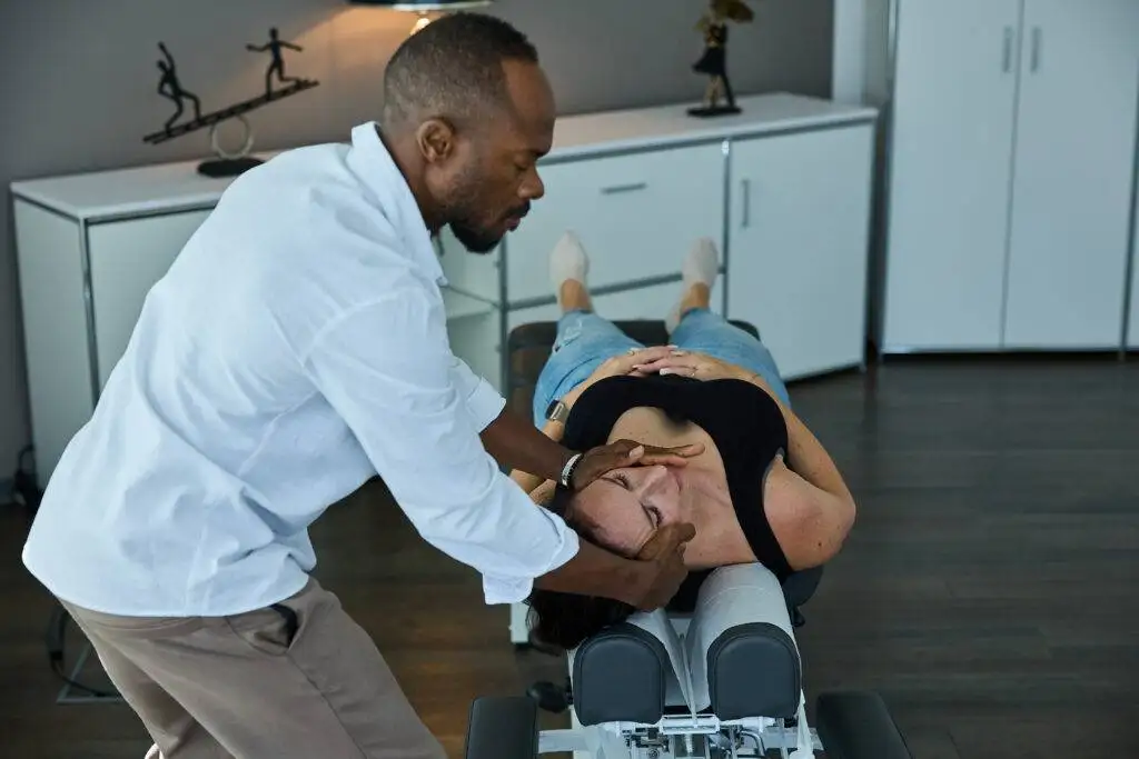 Chiropraktische Behandlung durch deinen Chiropraktiker Felix in Hamburg