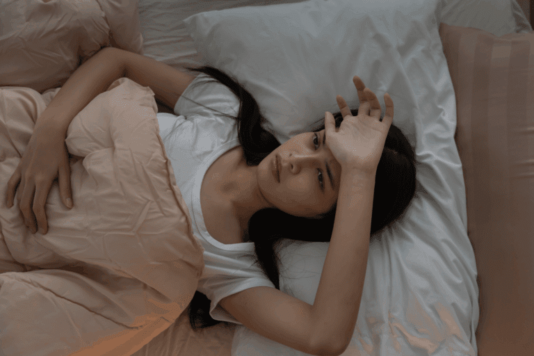 Wenn du nachts einfach nicht in den Schlaf kommst: Chiropraktik kann bei Schlafproblemen helfen